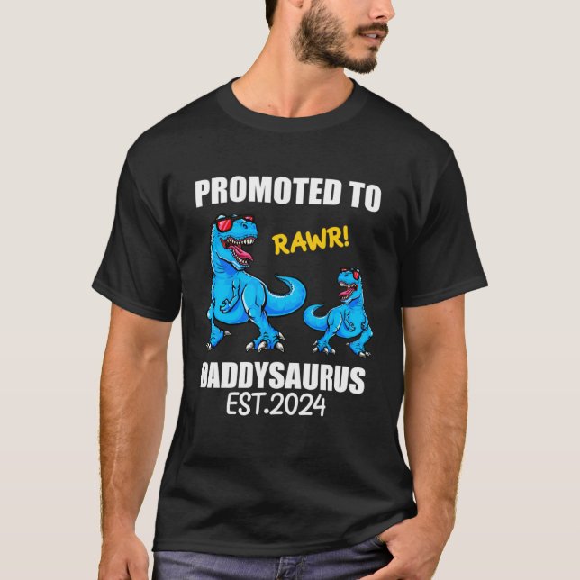 Daddysaurus 2024 Dad  Pregnancy Announcement Dinos T Shirt (Framsida)