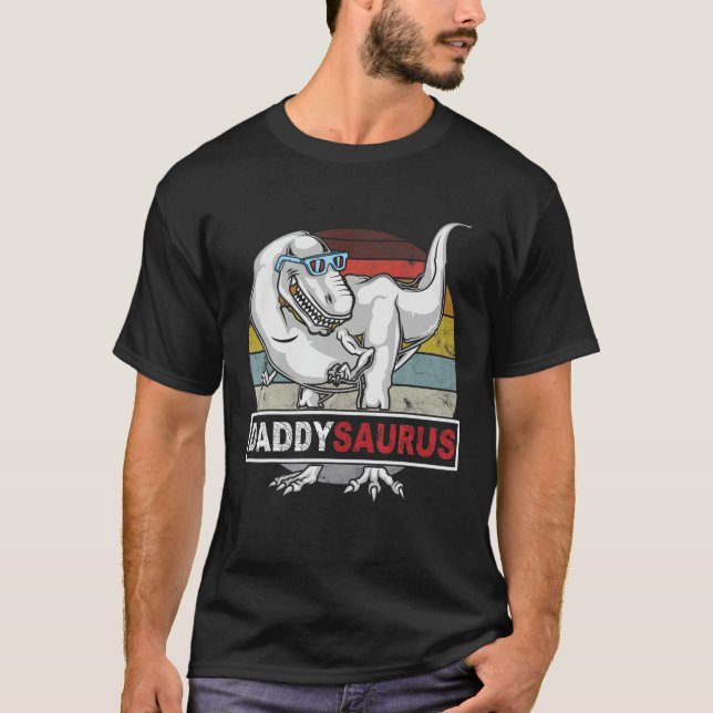 DADDYSAURUS T Rex Dinosaur pappa Saurus Birthday V Shirt (Framsida)