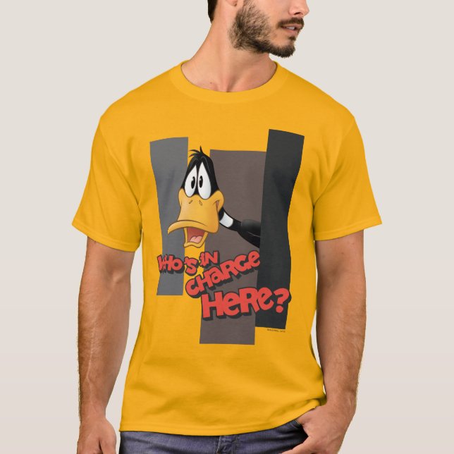 DAFFY ANKA™ "Vem är ansvarig här" T Shirt (Framsida)