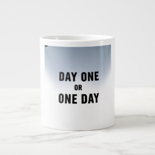 Dag ett eller En dag Jumbo Mugg