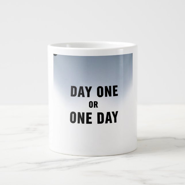 Dag ett eller En dag Jumbo Mugg (Framsidan)