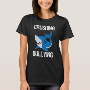 Dag för bekämpning av bullning av stenhäftande haj t shirt