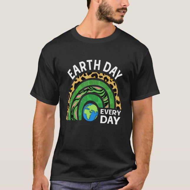 Dagens jorddag 2022 Återställ Rainbow Leopard Pl T Shirt (Framsida)