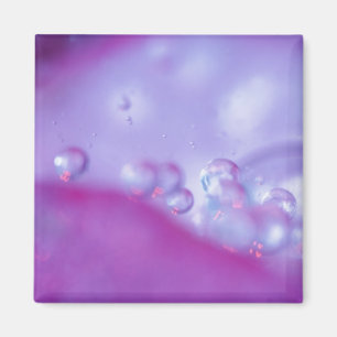 Daggdroppar på blomblad abstrakt. magnet