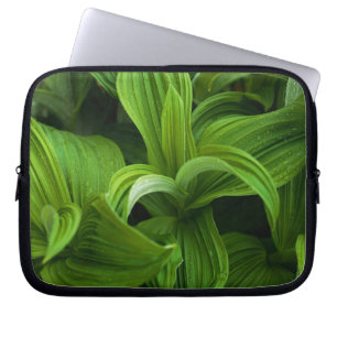Daggdroppar på en falska Helabore Laptop Sleeve