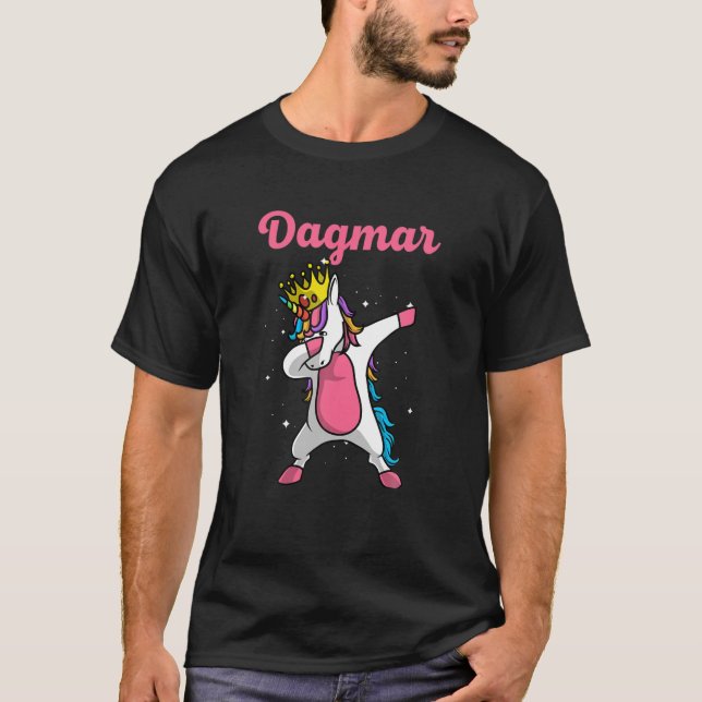 DAGMAR Namn Personlig Birthday Dabbing Unicorn T Shirt (Framsida)