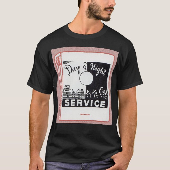 Dags- och nattservice för gammal matchningsbok t shirt (Framsida)