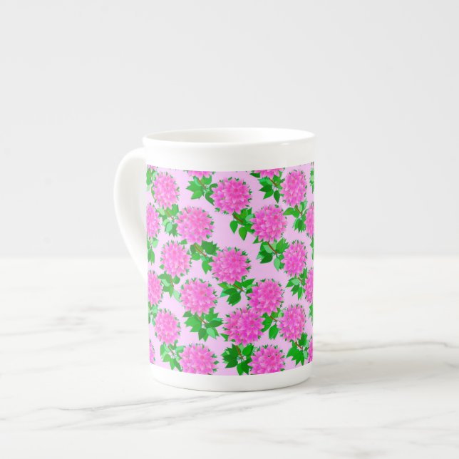 Dahlia-blommor på djupt rosa benporslin mugg (Framsida vänster)