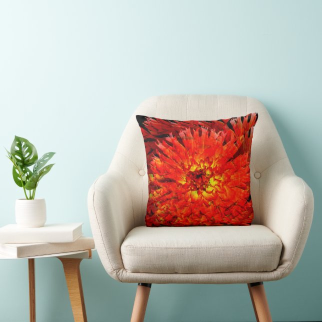 Dahlia har spridit sig.... kudde (Stol)