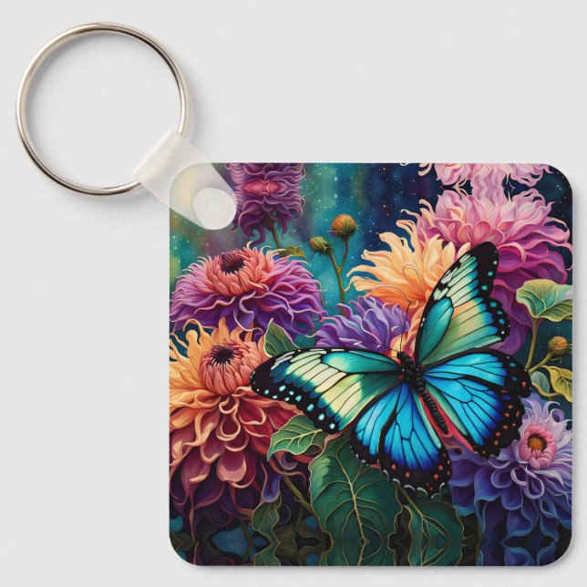 Dahlias and Iridescent Blue Grönt Butterfly Nyckelring (Framsida)