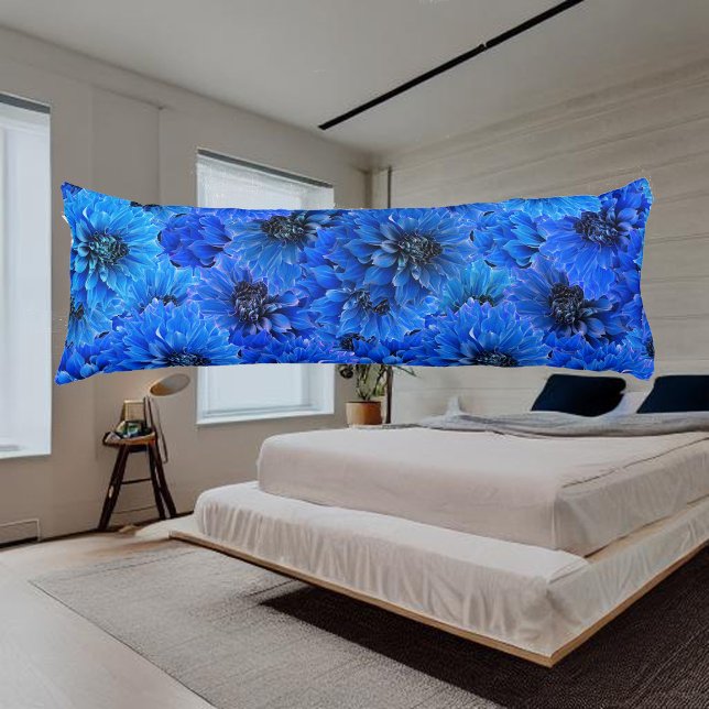 Dahlias in royal blue - blommigt design, kroppskudde (Skapare uppladdad)