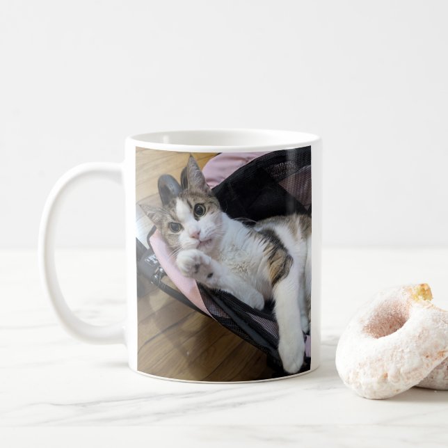 Dainty Doll i rosa barnvagn - Klassisk 11 oz fotom Kaffemugg (Med munk)