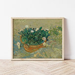 Daisy, artiklar | Vincent van Gogh Poster<br><div class="desc">Daisy, Arles (1888) av Vincent van Gogh är ett charmerande liv med en enkel arrangemang daisy i ett fartyg. Under Van Goghs tid i Arles visar teckningen sina namnteckning fet penseldrag och pulserande palett, och betonar blommornas skönhet. Den livliga sammansättningen fångar konstnärens fascination med vardagliga objekt och hans förmåga att...</div>