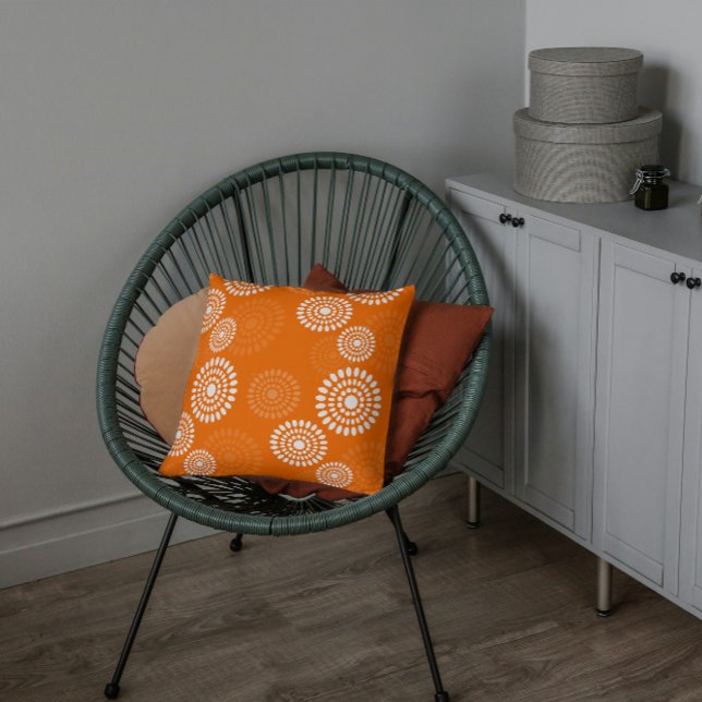 Daisy av minimal Orange Modern Förenklad Blommigt Kudde (Skapare uppladdad)