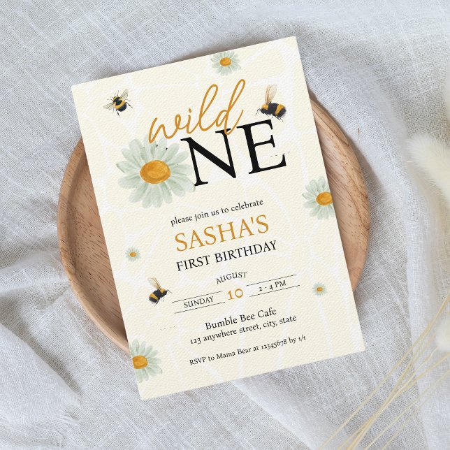 Daisy Bee Vild One Girl's 1st Birthday Inbjudningar (Daisy Bees Wild one Girl's 1st birthday invitation)
