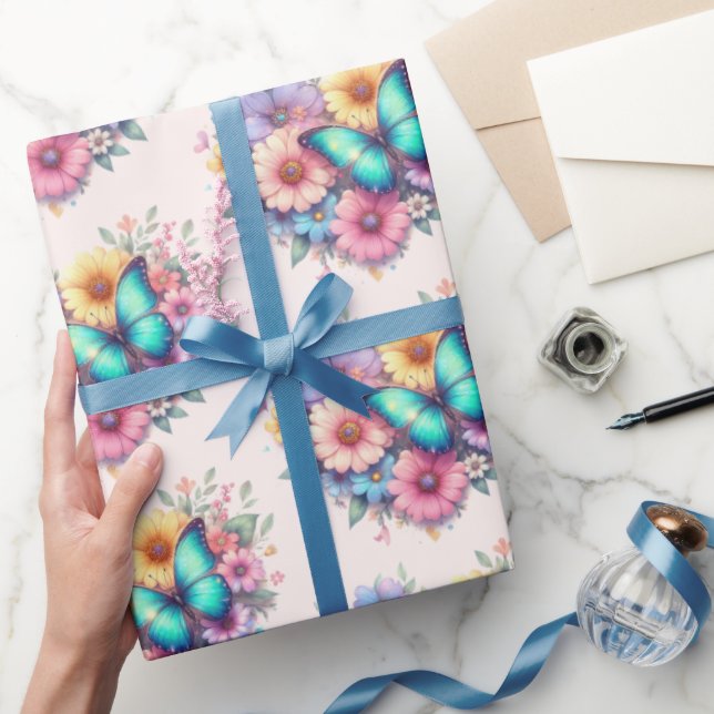 Daisy Flowers with a Beautiful Butterfly Pattern Presentpapper (Gifting)