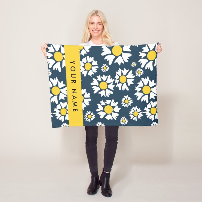 Daisy-mönster, Vita prästkragar, Ditt Namn Fleecefilt (På plats)