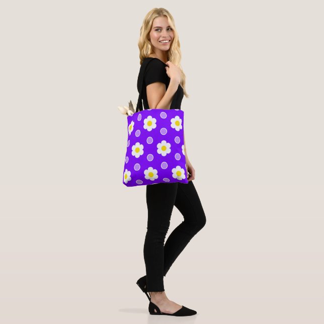 Daisy och Lila och Vita Polka dots Tygkasse (På modell)