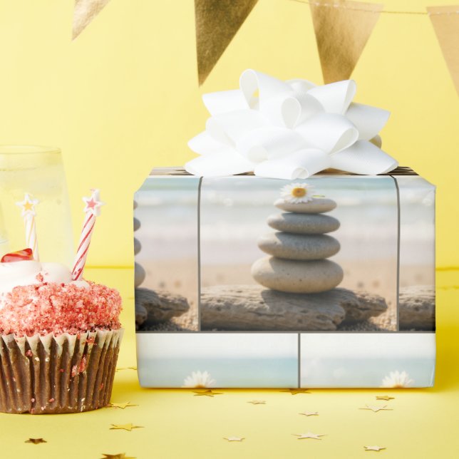 Daisy on a Stone Beach Cairn With Driftwood Presentpapper (Födelsedagsfest)