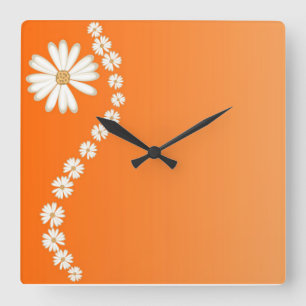 Daisy på orangen kvadrerar väggen tar tid på fyrkantig klocka