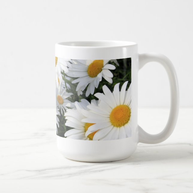 Daisyblommor som växer vit kaffemugg (Höger)