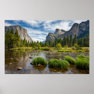Dalen beskådar i den Yosemite nationalparken Poster