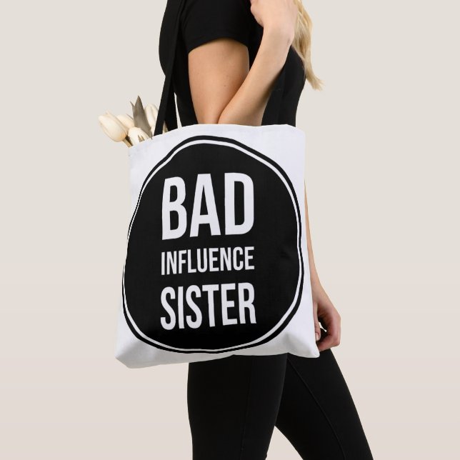 Dålig Influence Sister, rolig syster som säger Tygkasse (Närbild)