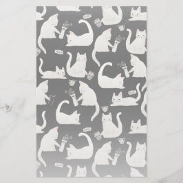 Dålig katter som knackar Saker över, vit katter på Brevpapper