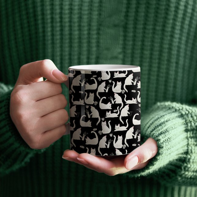 Dålig katter som knackar Saker över, vit katter på Kaffemugg (Bad White Cats Knocking Stuff Over Mug)