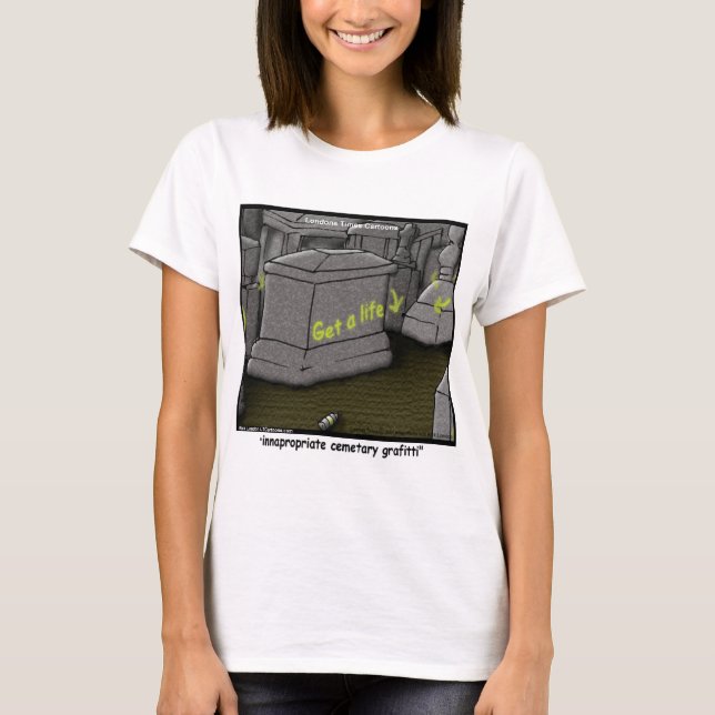 Dåliga kyrkogårds-graffiti Roligt Tee Shirt (Framsida)