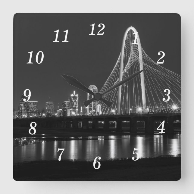 Dallas Bridge View Gyscale Wall Clock Fyrkantig Klocka (Framsida)