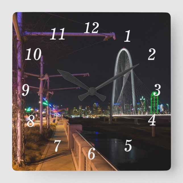 Dallas Evening Walk Wall Clock Fyrkantig Klocka (Framsida)