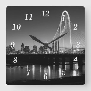 Dallas Skyline Dawn Grayscale Wall Clock Fyrkantig Klocka