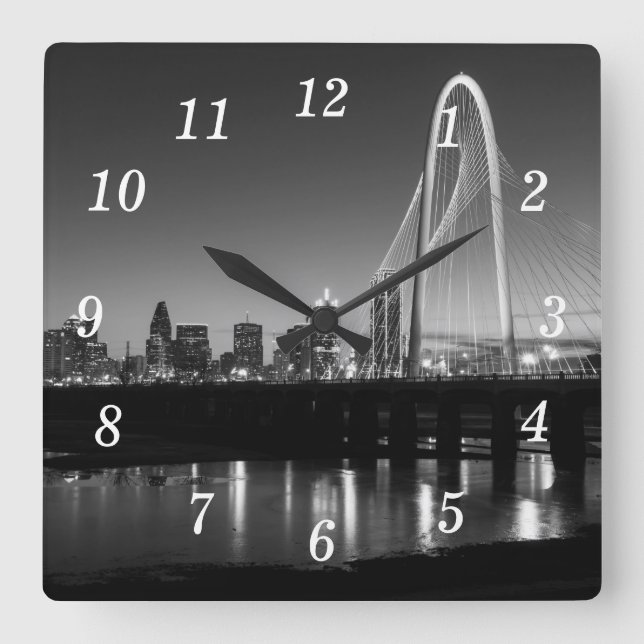 Dallas Skyline Dawn Grayscale Wall Clock Fyrkantig Klocka (Framsida)