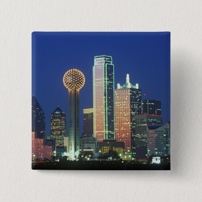 "Dallas, TX skyline nattetid med Reunion Torn" Knapp (Framsida)