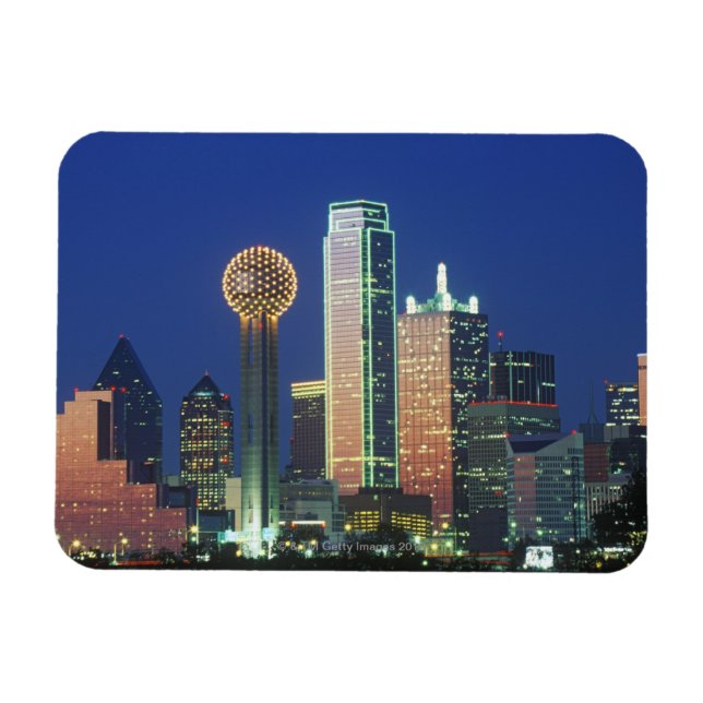 "Dallas, TX skyline nattetid med Reunion Torn" Magnet (Horisontell)