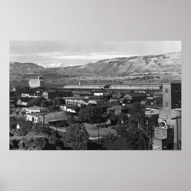 Dalles, Oregon Dock View från 4th Street Poster (Framsidan)