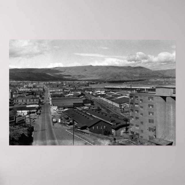 Dalles, Oregon Town View Tittar Väster den 2:a Poster (Framsidan)