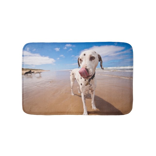 Dalmatian hund på strand badrumsmatta (Framsidan)