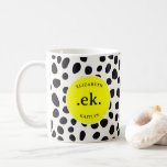 Dalmatien Hund Abstrakt Mönster Shock rosa Monogra Kaffemugg<br><div class="desc">Dalmatien Abstrakt Mönster Shock rosa Monogram-kaffet Mugg i Hund erbjuder en personlig för hundälskare. Med en modern abstrakt design med Dalmatiska fläckar är mugg anpassat till initialer och skapar det ett unikt tillägg till ditt köksprogram. Perfekt för att njuta av dina favoritdrycker är den en idealisk gåva till ägare av...</div>