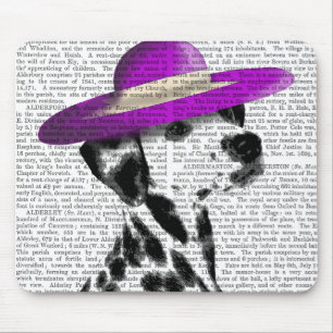 Dalmatien med Lila Wide Brimmed Hat Musmatta