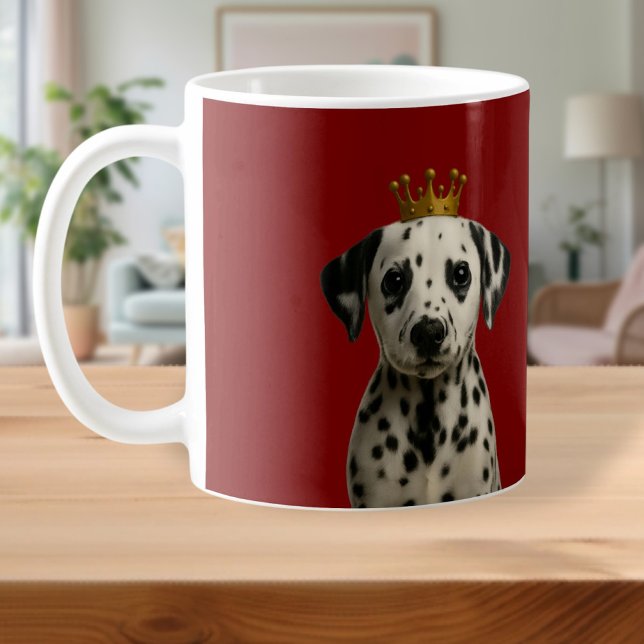 Dalmatien Puppy i Cute Guld Krona Kaffemugg (Dalmatian Puppy in Gold Crown Cute Coffee Mug
by Ricaso. Adorable dally pup dog in a royal crown)
