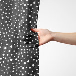 Dalmatier Dots, Dalmatiska Spots, Black and White Sjal<br><div class="desc">Cute,  roligt och adaterma dalmatiker fläckar mönster i svart och vitt färg. Modern gåva och trendig,  perfekt för dalmatiske älskare i ditt liv.</div>