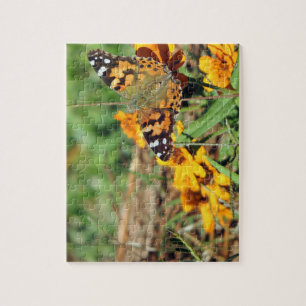 Dam Butterfly på Zinnia Jigszle Puzzle Pussel