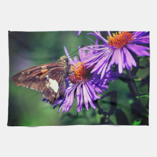 Dam Butterfly vid Vildens Aster Flower Kökshandduk