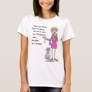 Dam har ett rött åldrande och njuter av det. ski t shirt