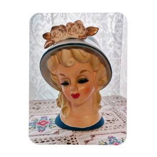 Dam Head Vas Blonde Tonåring Blue Hat Flower Magnet