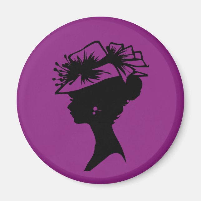 Dam i en Bonnet 35 Plum Lila AH2010 Magnet (Framsidan)