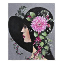 Dam i en dekorativ hatt