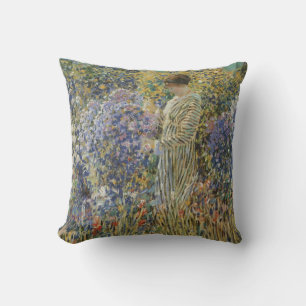 Dam i en trädgård av Frederick Frieseke, Fine Art Kudde